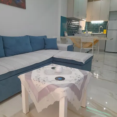 Comfortable, Colorful, Center * سالونيك